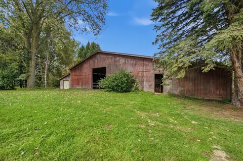 Exterior - 9112 E Miller Rd, Durand, MI 48429 photo 6 of 9