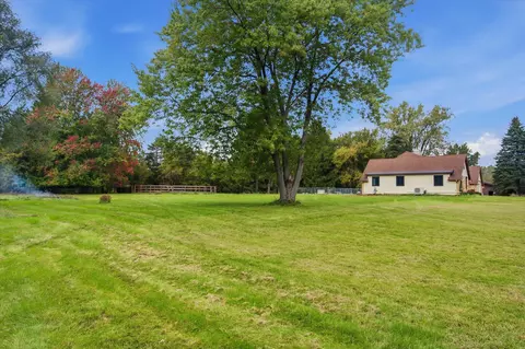 Exterior - 9112 E Miller Rd, Durand, MI 48429 photo 3 of 9