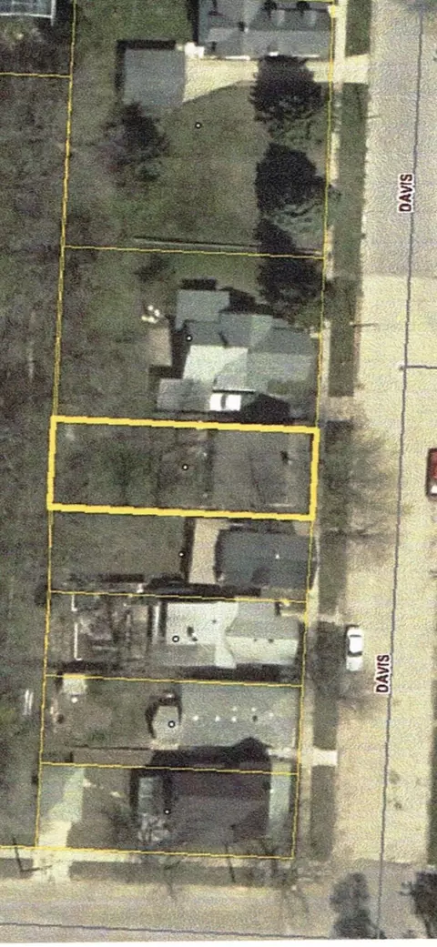 View/Area - 526 Davis St, Manistee, MI 49660 photo 1 of 1