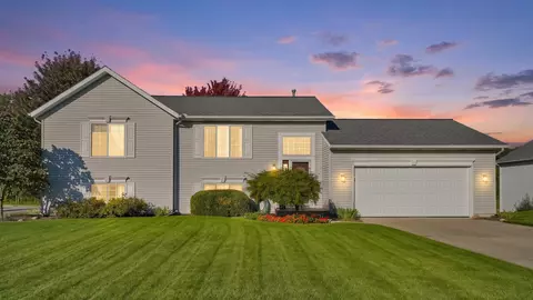 7407 Katie Ln, Hudsonville, MI 49426