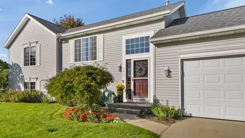 7407 Katie Ln, Hudsonville, MI 49426