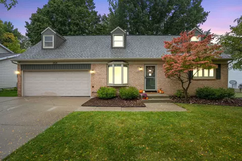 2531 Longmeadow St NW, Grand Rapids, MI 49504