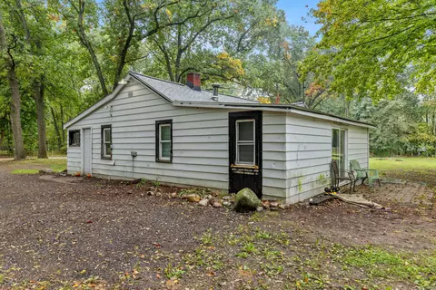 Exterior - 9890 Fish Rd, Belding, MI 48809 photo 3 of 6