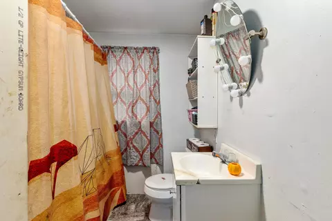 Bath - 9890 Fish Rd, Belding, MI 48809 photo 1 of 1