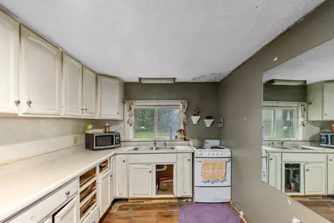 Kitchen - 9890 Fish Rd, Belding, MI 48809 photo 1 of 1