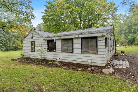 Exterior - 9890 Fish Rd, Belding, MI 48809 photo 2 of 6