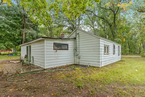 Exterior - 9890 Fish Rd, Belding, MI 48809 photo 5 of 6