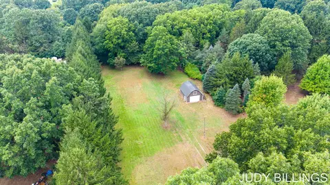 55 Th St, Fennville, MI 49408