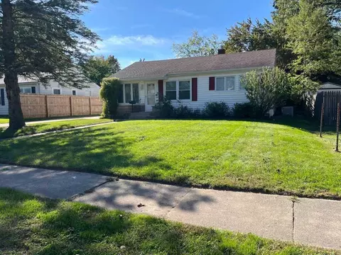 1119 Chrysler St, Kalamazoo, MI 49048