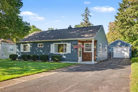 1031 Chrysler St, Kalamazoo, MI 49048