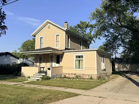 Exterior - 711 Maple St, Three Rivers, MI 49093 photo 3 of 6