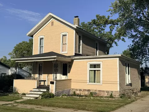 711 Maple St, Three Rivers, MI 49093