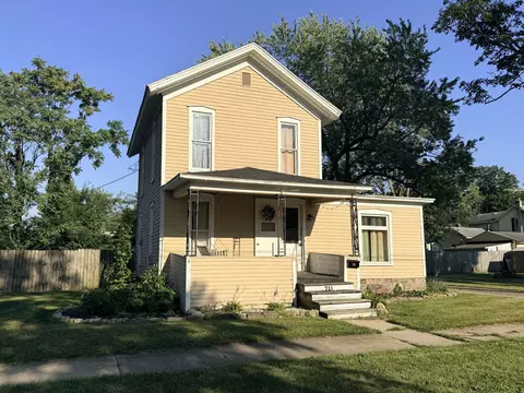 Exterior - 711 Maple St, Three Rivers, MI 49093 photo 2 of 6