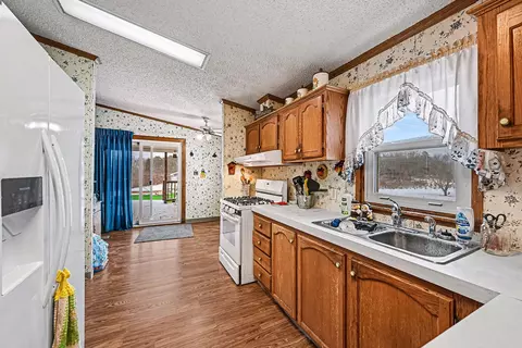 Kitchen - 68854 34th Ave, Covert, MI 49043 photo 1 of 2