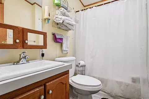 Bath - 68854 34th Ave, Covert, MI 49043 photo 1 of 2