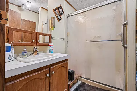 Bath - 68854 34th Ave, Covert, MI 49043 photo 2 of 2