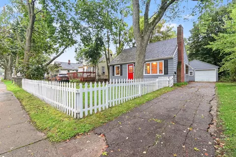 318 E Rouse St, Lansing, MI 48910