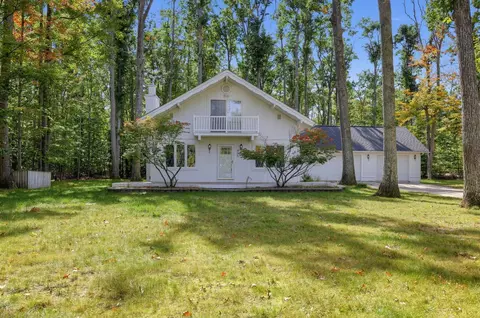 635 Michaywe Dr, Gaylord, MI 49735
