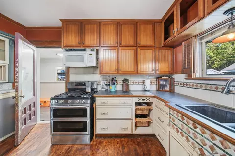 Kitchen - 511 N Summit St, Adrian, MI 49221 photo 2 of 2