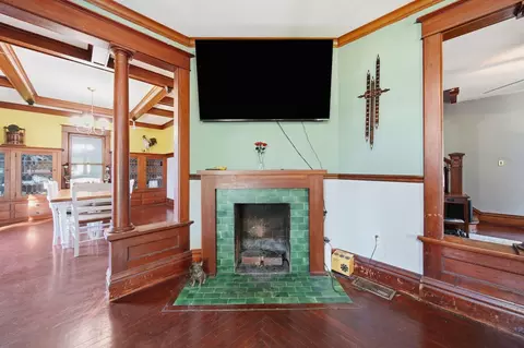 Living - 511 N Summit St, Adrian, MI 49221 photo 3 of 4