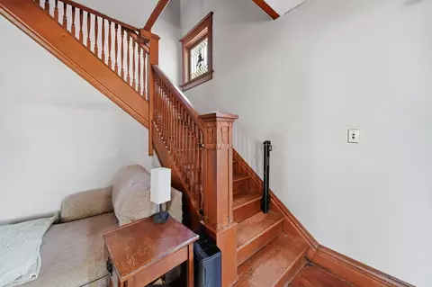 Entry Way - 511 N Summit St, Adrian, MI 49221 photo 2 of 5