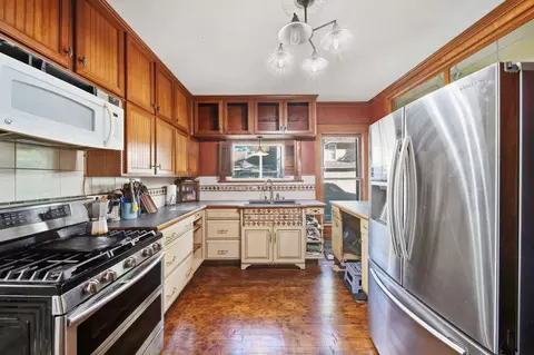 Kitchen - 511 N Summit St, Adrian, MI 49221 photo 1 of 2