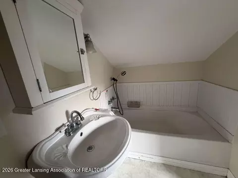 Bath - 2203 Cooper St, Jackson, MI 49201 photo 2 of 2