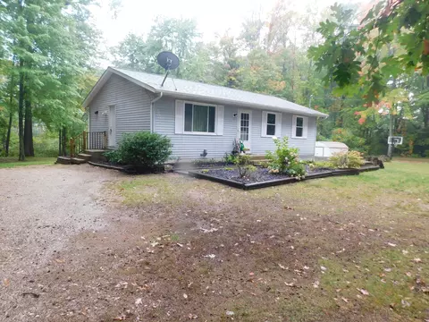 1380 18 Mile Rd, Kent City, MI 49330
