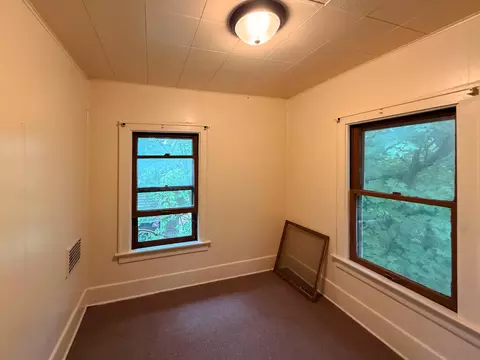 Bedroom - 781 E High St, Benton Harbor, MI 49022 photo 4 of 5