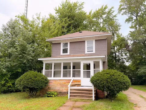 781 E High St, Benton Harbor, MI 49022