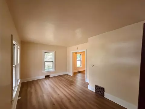 Living - 781 E High St, Benton Harbor, MI 49022 photo 3 of 4