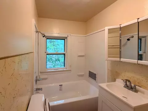 Bath - 781 E High St, Benton Harbor, MI 49022 photo 1 of 1