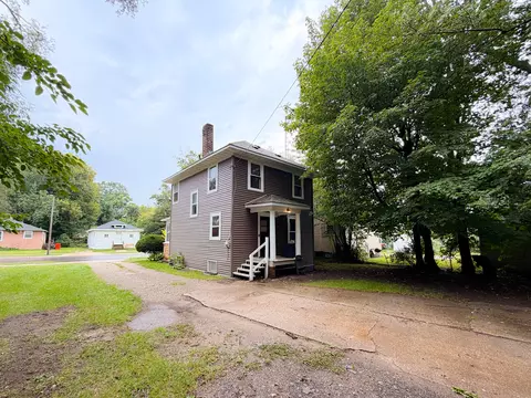 Exterior - 781 E High St, Benton Harbor, MI 49022 photo 8 of 8