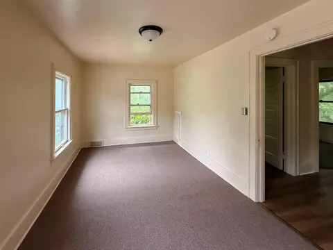 Living - 781 E High St, Benton Harbor, MI 49022 photo 4 of 4