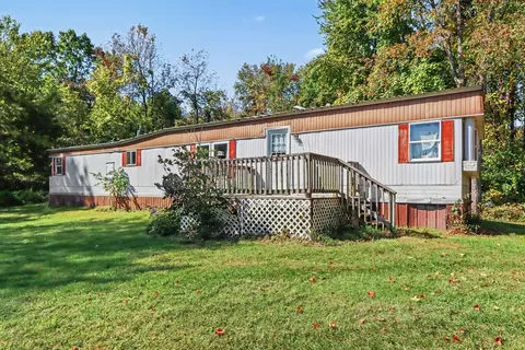 8647 Summit Dr, Delton, MI 49046