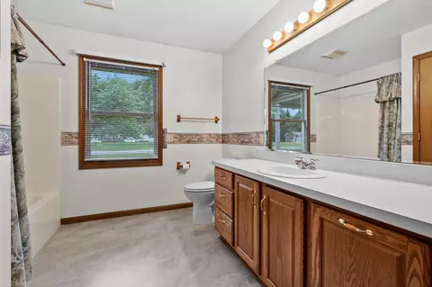 Bath - 52135 Nancy Ln, Three Rivers, MI 49093 photo 1 of 2