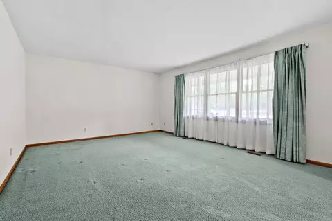 Living - 52135 Nancy Ln, Three Rivers, MI 49093 photo 3 of 3