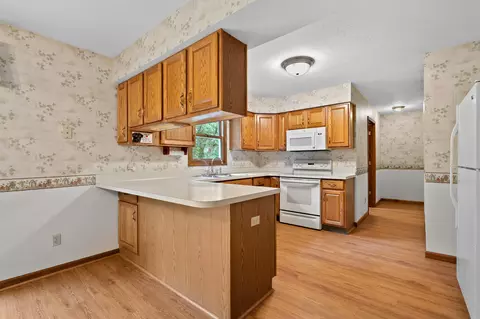 Kitchen - 52135 Nancy Ln, Three Rivers, MI 49093 photo 1 of 2