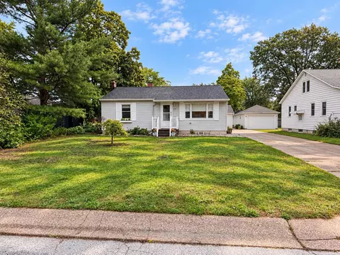 1849 Moulton Ave, North Muskegon, MI 49445