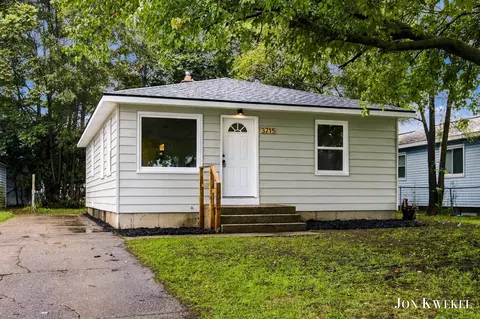 3715 Flamingo Ave SW, Wyoming, MI 49509