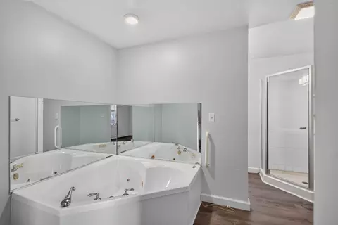 Bath - 5735 Kibby Rd, Jackson, MI 49201 photo 1 of 4