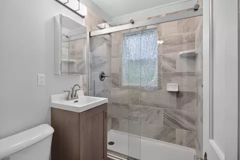 Bath - 5735 Kibby Rd, Jackson, MI 49201 photo 4 of 4