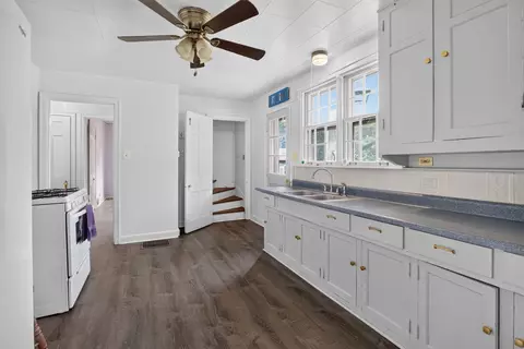Entry Way - 5735 Kibby Rd, Jackson, MI 49201 photo 2 of 4