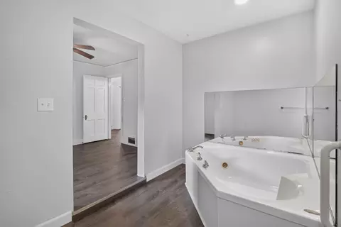 Entry Way - 5735 Kibby Rd, Jackson, MI 49201 photo 4 of 4