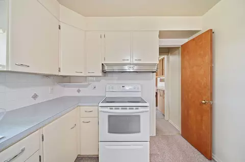 Kitchen - 1500 Strathmoor Ln, Jackson, MI 49203 photo 1 of 5