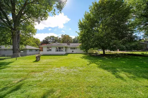 Exterior - 1500 Strathmoor Ln, Jackson, MI 49203 photo 7 of 10