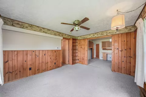 Living - 1500 Strathmoor Ln, Jackson, MI 49203 photo 5 of 5