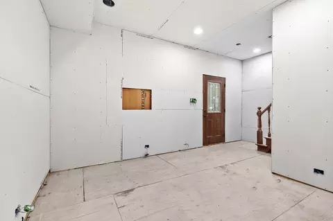 Entry Way - 322 E James St, Lawrence, MI 49064 photo 2 of 3