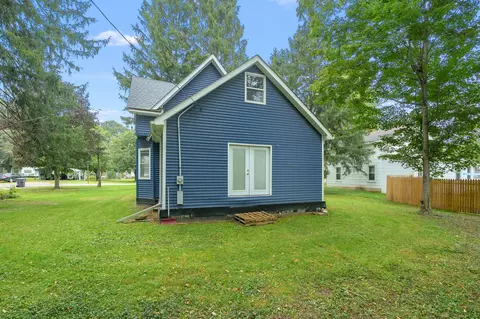 Exterior - 322 E James St, Lawrence, MI 49064 photo 6 of 8