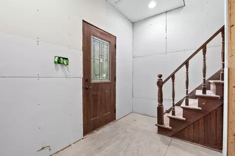 Entry Way - 322 E James St, Lawrence, MI 49064 photo 1 of 3